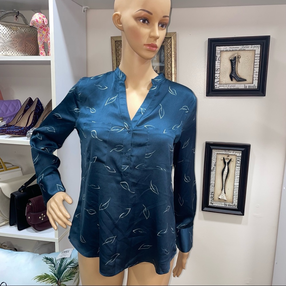 Zara Basic Collection Indigo/White Leaf Print V-N… - image 1